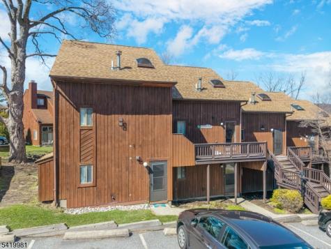 1 Jackson Hole Vernon NJ 07462