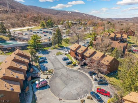 1 Jackson Hole Vernon NJ 07462