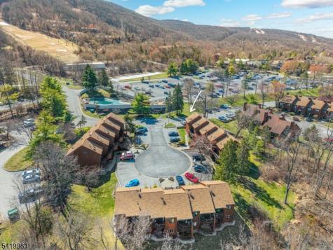 1 Jackson Hole Vernon NJ 07462
