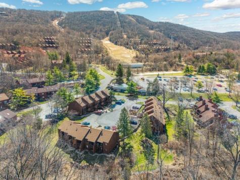 1 Jackson Hole Vernon NJ 07462