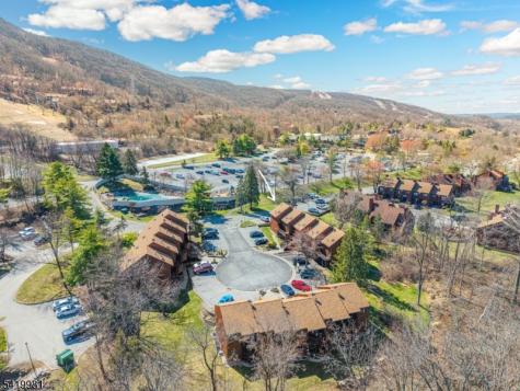 1 Jackson Hole Vernon NJ 07462