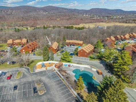 1 Jackson Hole Vernon NJ 07462