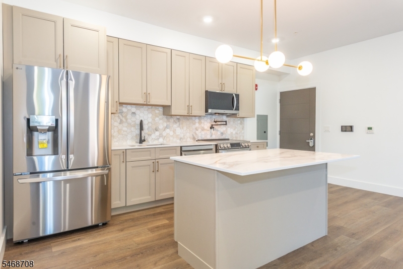 21 Lincoln Park Newark NJ 07102