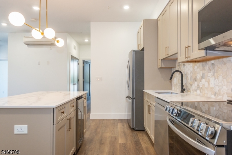 21 Lincoln Park Newark NJ 07102
