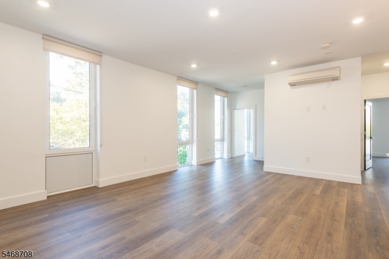 21 Lincoln Park Newark NJ 07102