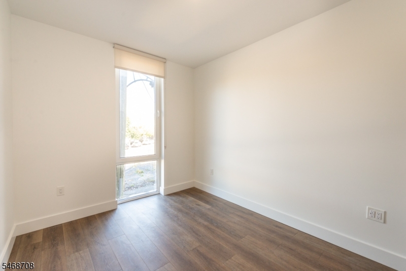 21 Lincoln Park Newark NJ 07102