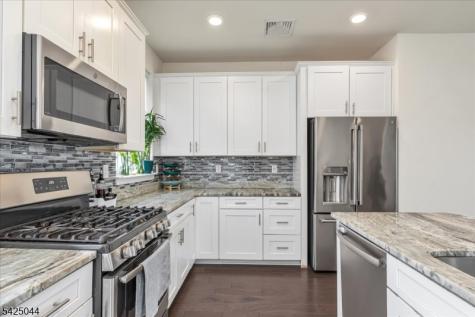 309 Saratoga Court Branchburg NJ 08876