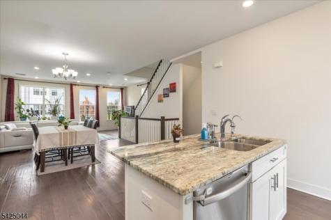 309 Saratoga Court Branchburg NJ 08876