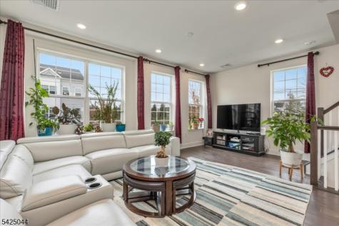 309 Saratoga Court Branchburg NJ 08876