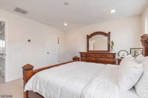 309 Saratoga Court Branchburg NJ 08876
