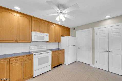 945 Liverpool Circle Manchester NJ 08759