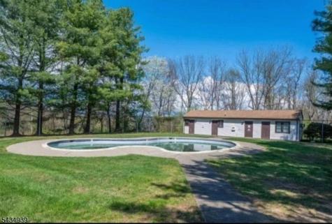 125 Riva Drive Mansfield NJ 07840