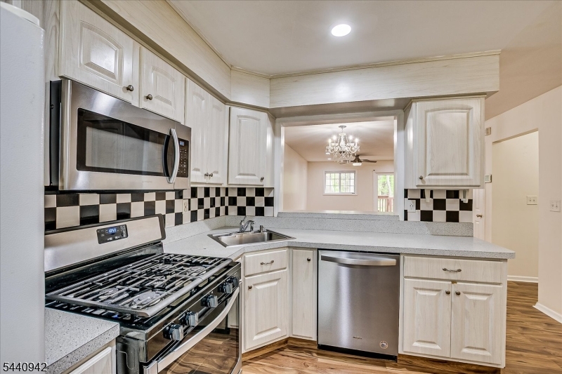 12 Tulip Court Edison NJ 08820