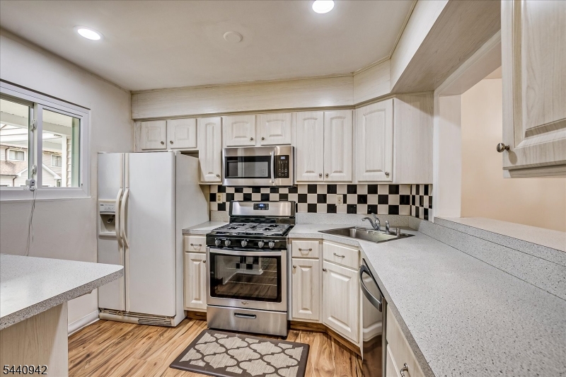 12 Tulip Court Edison NJ 08820