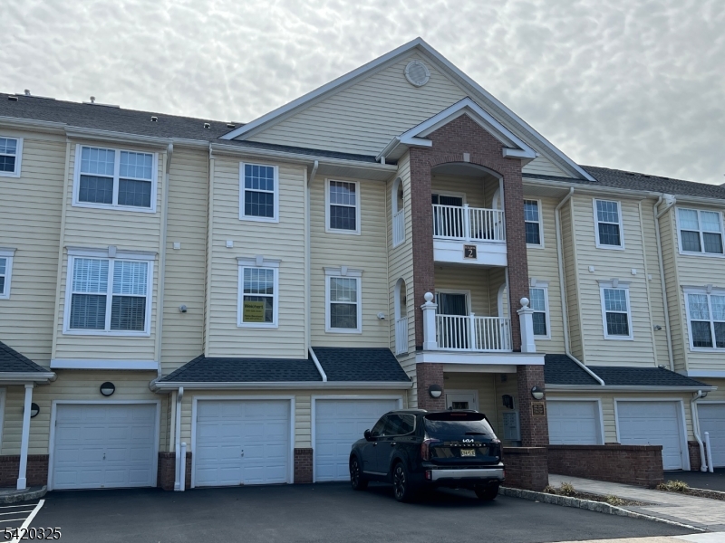 2206 Ambassador Court Franklin NJ 08873