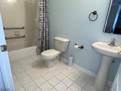 2206 Ambassador Court Franklin NJ 08873