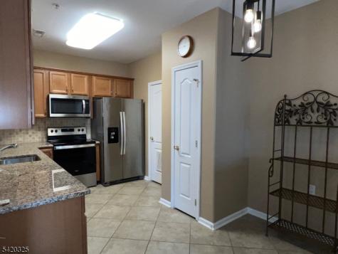 2206 Ambassador Court Franklin NJ 08873