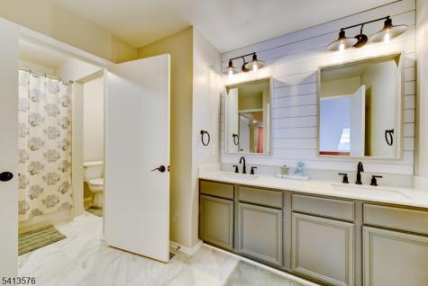58 Pasture Court Roxbury NJ 07852