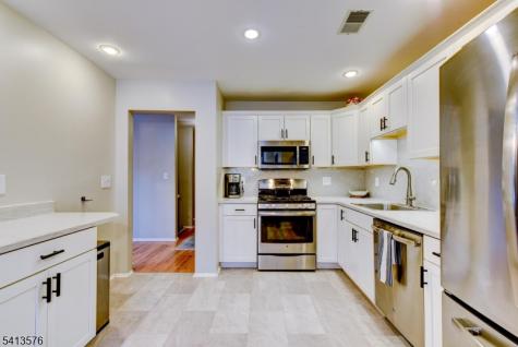 58 Pasture Court Roxbury NJ 07852