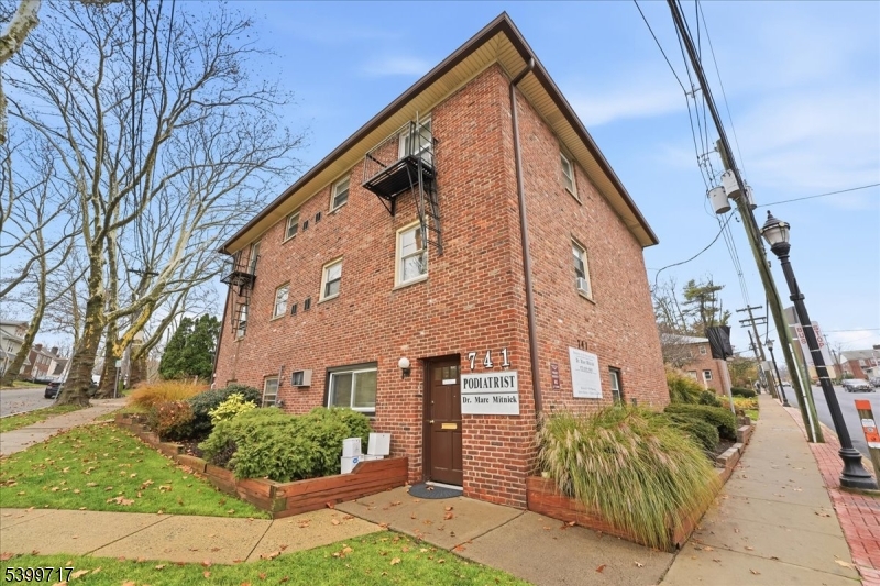 741 Bloomfield Avenue Verona NJ 07044