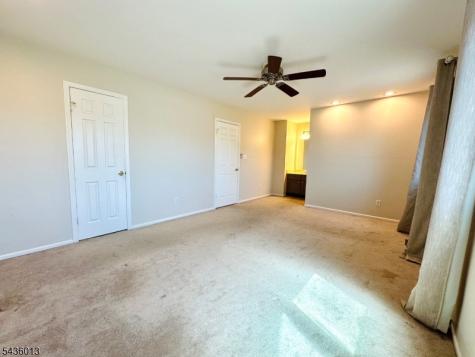 4 Peach Court Raritan NJ 08822