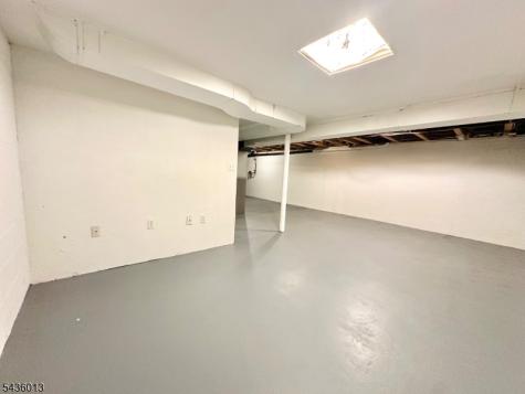 4 Peach Court Raritan NJ 08822