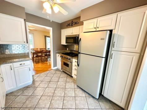 4 Peach Court Raritan NJ 08822