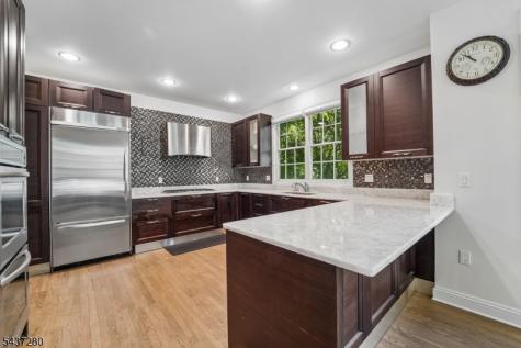 76 Schindler Way Fairfield NJ 07004