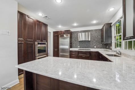 76 Schindler Way Fairfield NJ 07004