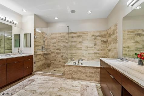 76 Schindler Way Fairfield NJ 07004