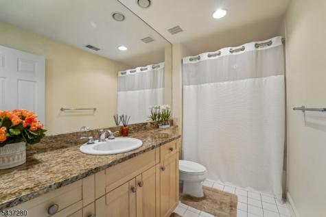 76 Schindler Way Fairfield NJ 07004