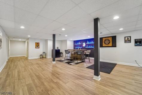 76 Schindler Way Fairfield NJ 07004