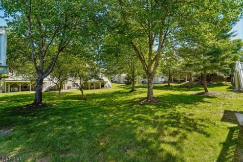 76 Schindler Way Fairfield NJ 07004