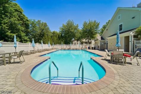 76 Schindler Way Fairfield NJ 07004