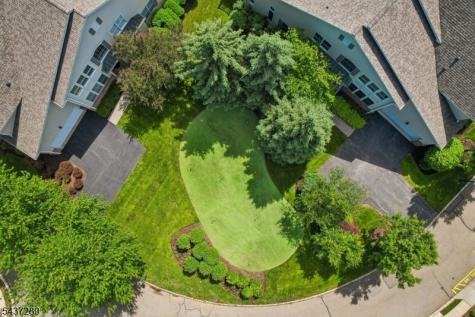 76 Schindler Way Fairfield NJ 07004