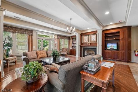 76 Schindler Way Fairfield NJ 07004