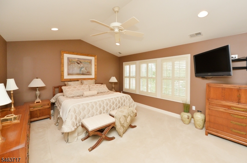 12 Skyview Drive North Haledon NJ 07508
