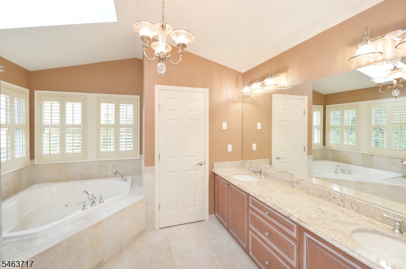 12 Skyview Drive North Haledon NJ 07508
