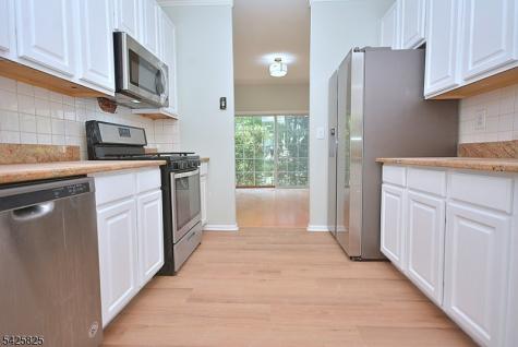 24 Straton Court Sayreville NJ 08859