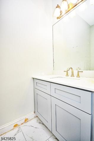 24 Straton Court Sayreville NJ 08859