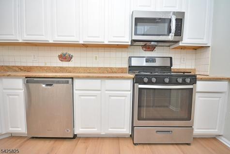 24 Straton Court Sayreville NJ 08859