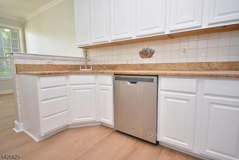 24 Straton Court Sayreville NJ 08859