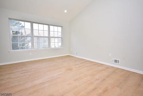 24 Straton Court Sayreville NJ 08859