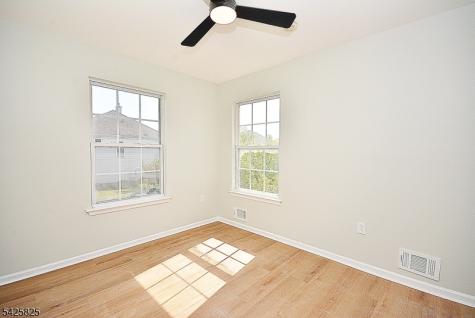 24 Straton Court Sayreville NJ 08859