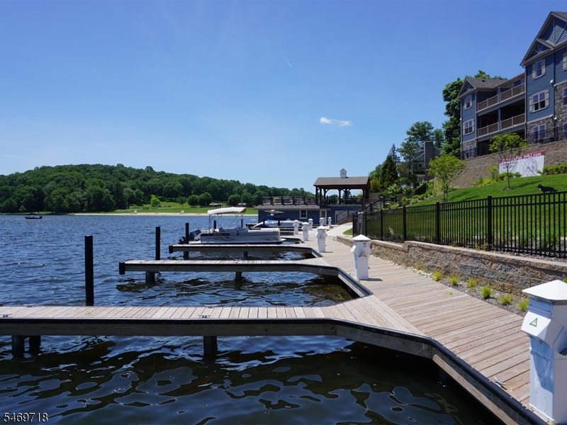 508 Mariners Point Hopatcong NJ 07843