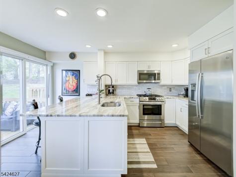 4 Erin Way Lincoln Park NJ 07035