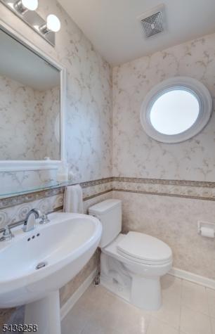 26 Depaolo Court Roseland NJ 07068