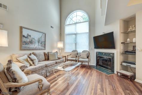 26 Depaolo Court Roseland NJ 07068