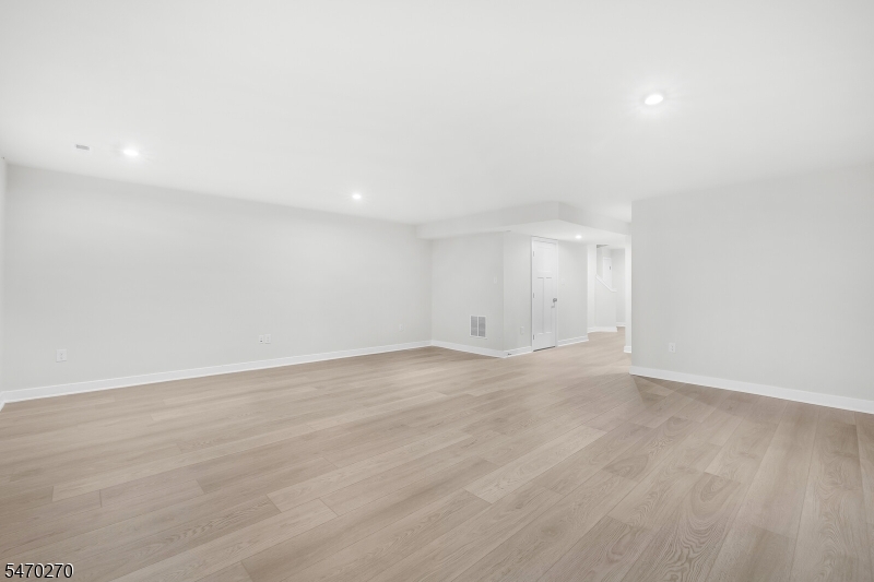 14 Pratt Lane Lawrence NJ 08648