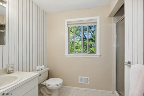 2 Mcchesney Court West Orange NJ 07052